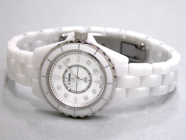 シャネルスーパーコピー CHANEL j12 H2570 29mm ホワイトセラミックブレス 8Pダイヤ ホワイトシェル