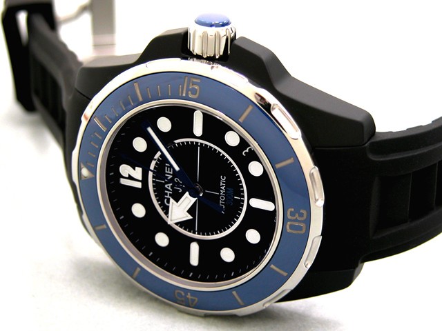 シャネルスーパーコピー j12 マリーン 38mm H2561 ブラックセラミック ブラックラバー ブルーベゼル ブラック