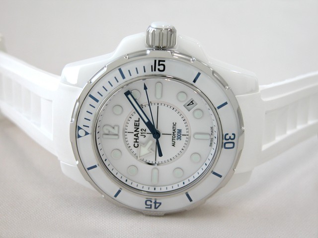 シャネルスーパーコピー j12 マリーン 38mm H2560 ホワイトセラミック ホワイトラバー ホワイト