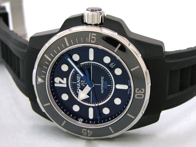 シャネルスーパーコピー j12 マリーン 42mm H2558 ブラックセラミック ブラックベゼル