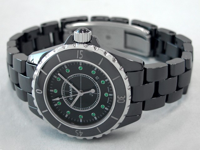 シャネルスーパーコピー J12 H2130 33mm ブラックセラミックブレス 12Pエメラルド ブラック