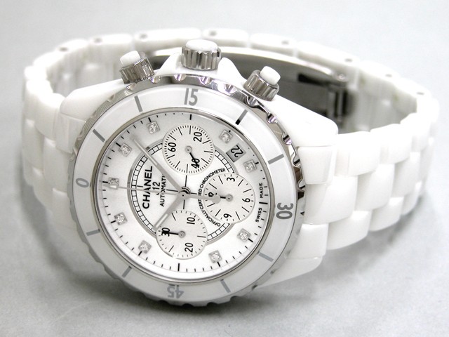 シャネルスーパーコピー j12 H2009 41mm クロノグラフ 9Pダイヤ ホワイトセラミックブレス ホワイト