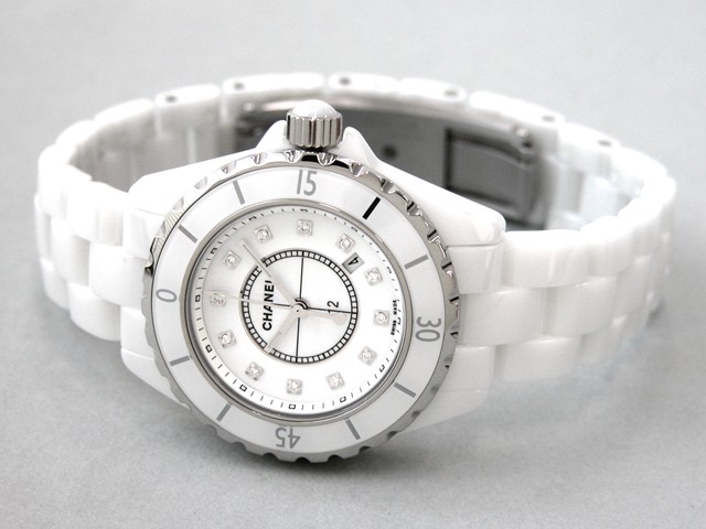 シャネルスーパーコピー j12 H1628 33mm ホワイトセラミックブレス 12Pダイヤ ホワイト