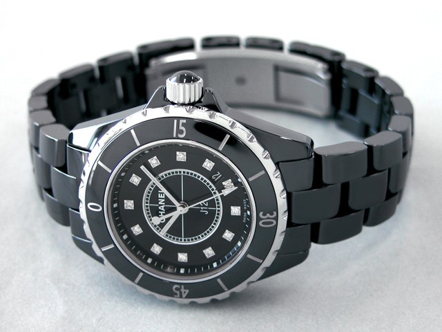 シャネルスーパーコピー j12 H1625 33mm ブラックセラミックブレス １２Ｐダイヤ ブラック