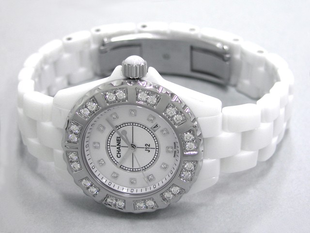 シャネルスーパーコピー j12 H1628 33mm ホワイトセラミックブレス 12Pダイヤ ベゼルラージ飛びダイヤアフター ホワイト