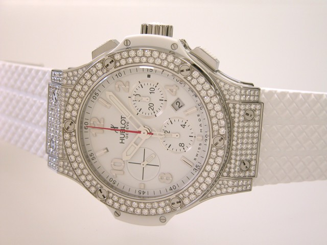 ウブロスーパーコピー ビッグバン サンモリッツ ダイヤベゼル  301.SE.230.RW.174 ホワイト