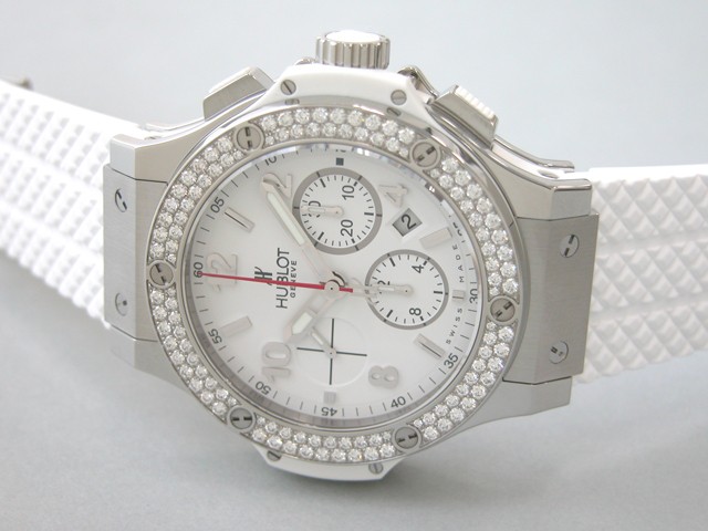 ウブロスーパーコピー ビッグバン サンモリッツ ダイヤベゼル 301.SE.230.RW.114 ホワイト