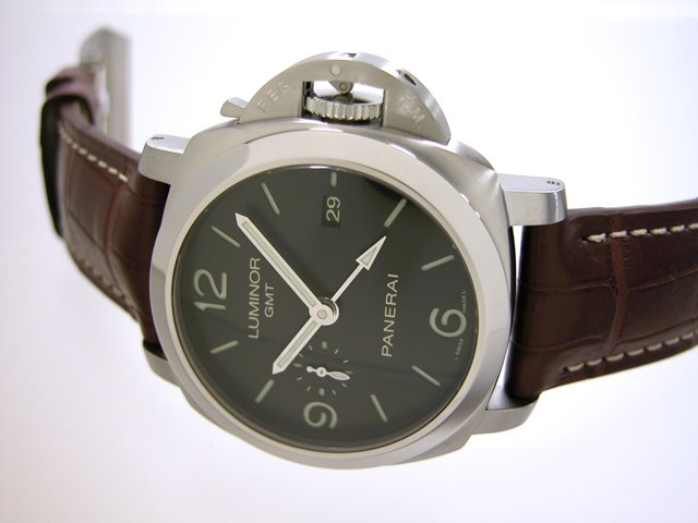 パネライスーパーコピー ルミノール1950 3DAYS GMT PAM00320 44mm ブラック 自動巻