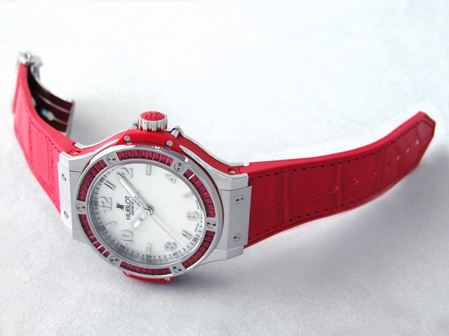 ウブロスーパーコピー ビッグバン38 361.SR.6010.LR.1913 ホワイトシェル