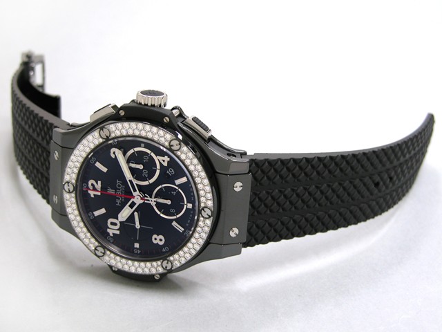 ウブロスーパーコピー ビッグバン 301.CV.130.RX.114 ベゼルダイヤ ブラックラバー ブラック