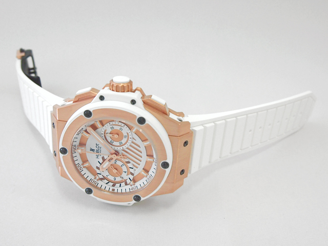 ウブロスーパーコピー キングパワー フドロワイアント 715.OE.2118.RW 世界限定100本 ホワイト