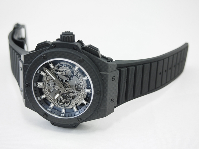 ウブロスーパーコピー キングパワー ウニコ オールカーボン 701.QX.0140.RX グレースケルトン