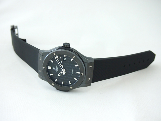 ウブロスーパーコピー クラシック・フュージョン ブラックマジック 542.CM.1770.RX 42mm ラバー ブラックカーボン