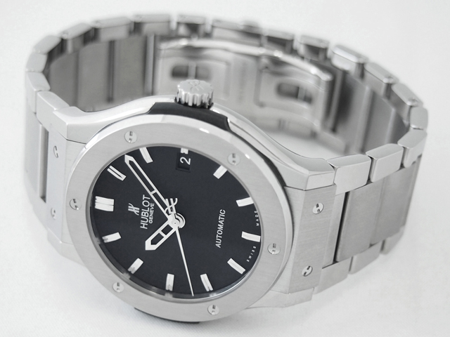 ウブロスーパーコピー クラシック・フュージョン チタニウム 511.NX.1170.NX 45mm ブレスレット ブラック