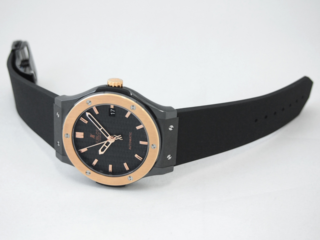 ウブロスーパーコピー クラシック・フュージョン セラミック キングゴールド 511.CP.1780.RX 45mm ラバー ブラックカーボン