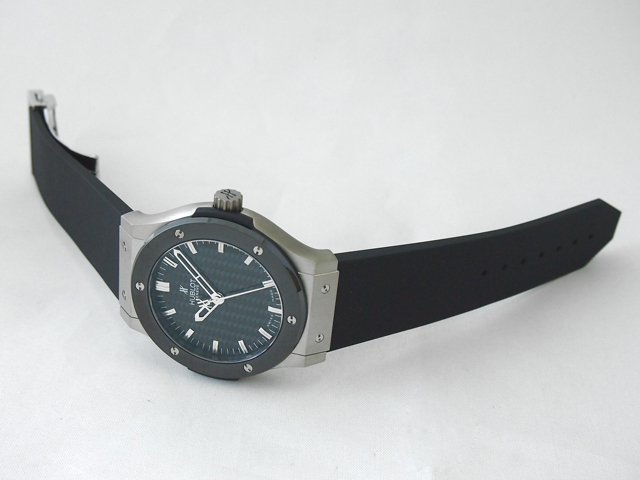 ウブロスーパーコピー クラシック・フュージョン 501. M.1670.RX 45mm ラバー ブラックカーボン