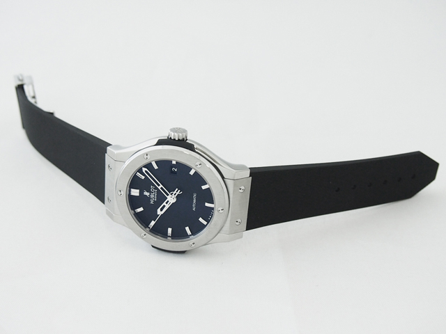 ウブロスーパーコピー クラシック・フュージョン チタニウム 542.NX.1170.RX 42mm ラバー ブラック