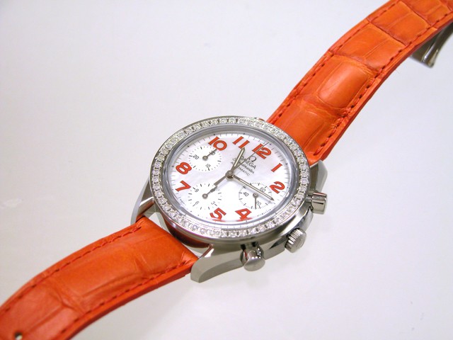 オメガスーパーコピー スピードマスター 3835.78.38 ダイヤベゼル オレンジ皮 ホワイトシェルオレンジアラビア