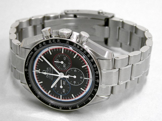 オメガスーパーコピー スピードマスター 311.30.42.30.01.003 アポロ15号40周年記念限定 世界限定1,971本 ブラック