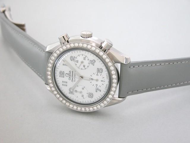 オメガスーパーコピー スピードマスター 3815.72.55 ダイヤベゼル グレー皮 ホワイトシェルグレーアラビア