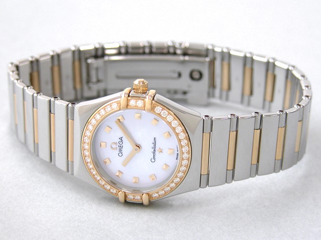 オメガスーパーコピーコンステレーション 1376.71 マイチョイス ダイヤベゼル ホワイトシェル
