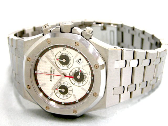 オーデマ･ピゲスーパーコピー AUDEMARS PIGUET ロイヤルオーク クロノ 26300ST.OO.1110ST.06 ＳＳ シルバー/ブラック