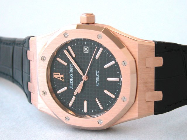 オーデマ･ピゲスーパーコピー AUDEMARS PIGUET ロイヤルオーク 15300OR.OO.D002CR.01 PG/ブラック皮ベルト ブラック