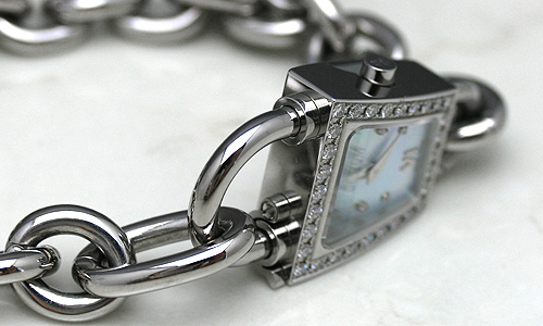 コルムスーパーコピー パドロックチェーン ウォッチ 137.414.47/ K300PM29 レディース