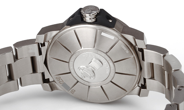 コルムスーパーコピー アドミラルズカップ コンペティション４８ 947.931.04 V700 AA12