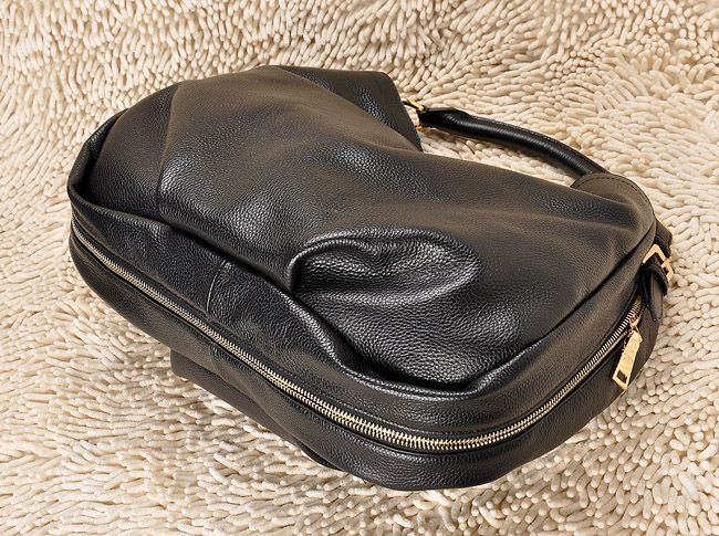 PRADA プラダスーパーコピー ヴィテロダイノレザー 斜めがけ ショルダーバッグ（ブラック）BR4411