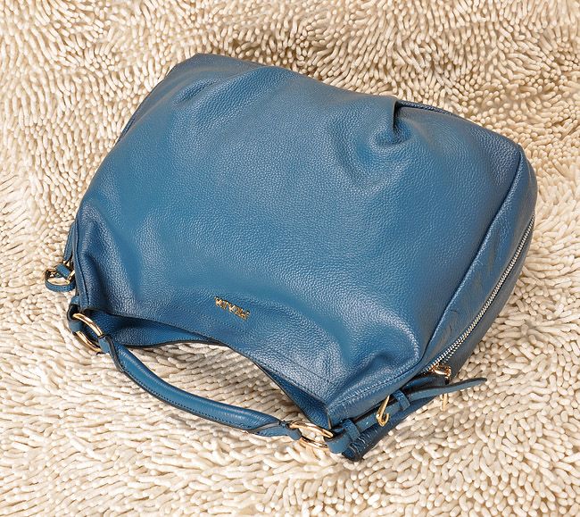 PRADA プラダスーパーコピー ヴィテロダイノレザー 斜めがけ ショルダーバッグ（ライトブルー）BR4413