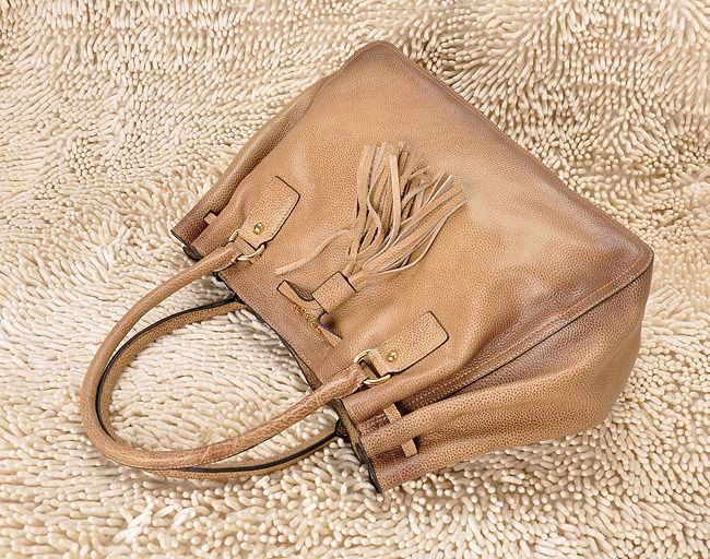 PRADA プラダスーパーコピー 激安 ヴィテロダイノ ショルダーバッグ（マスタード）BR3121