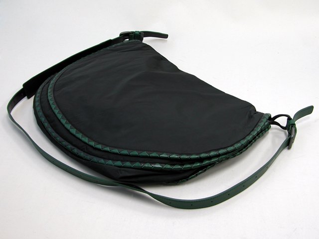 ボッテガ・ヴェネタスーパーコピー BOTTEGAVENETA ショルダーバッグ 248542VO561-1083 ブラック×グリーン