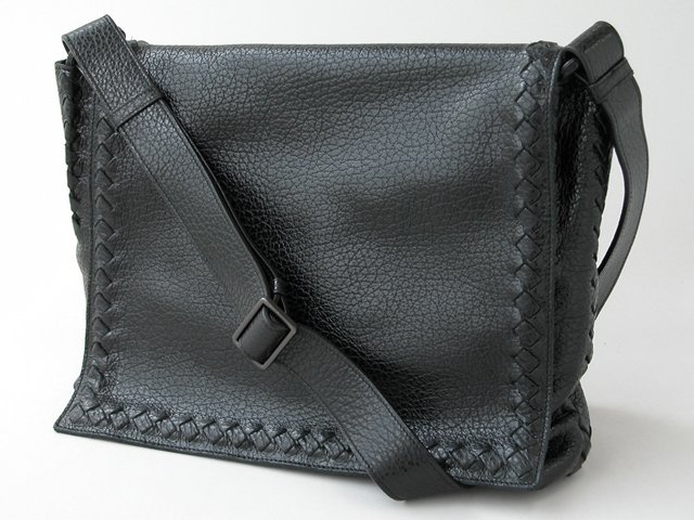 ボッテガ・ヴェネタスーパーコピー BOTTEGAVENETA ショルダーバッグ 221065VK780-1000 ブラック