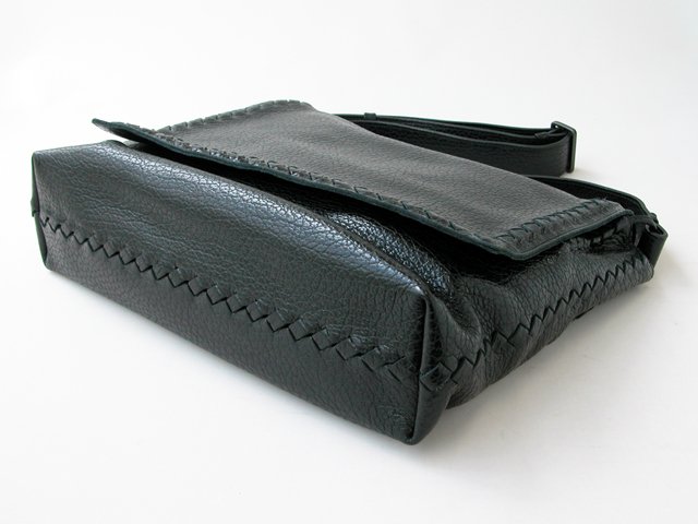 ボッテガ・ヴェネタスーパーコピー BOTTEGAVENETA ショルダーバッグ 221065VK780-1000 ブラック