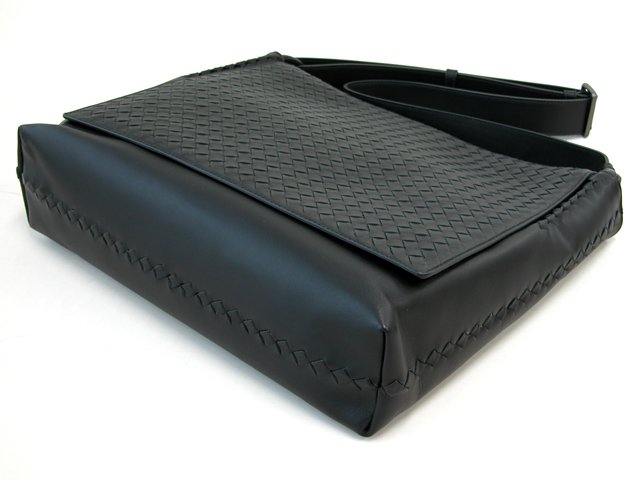 ボッテガ・ヴェネタスーパーコピー BOTTEGAVENETA ショルダーバッグ 221065V4651-1000 ブラック