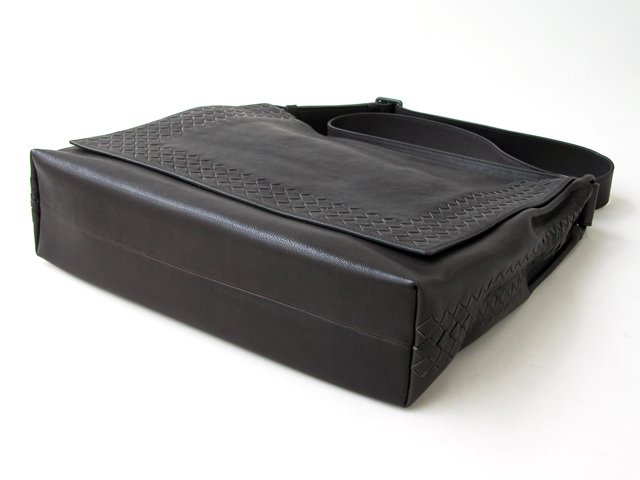 ボッテガ・ヴェネタスーパーコピー BOTTEGAVENETA ショルダーバッグ 221065V4067-1301 ブラウン