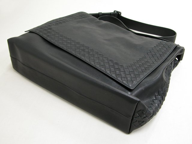 ボッテガ・ヴェネタスーパーコピー BOTTEGAVENETA ショルダーバッグ 221065V4067-1000 ブラック