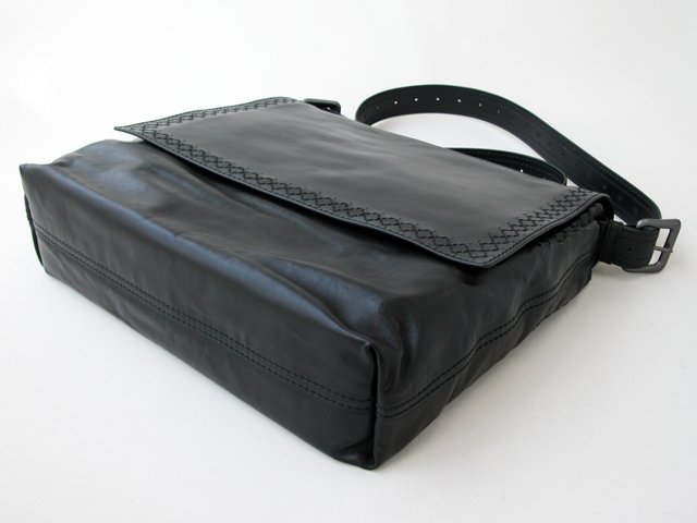 ボッテガ・ヴェネタスーパーコピー BOTTEGAVENETA ショルダーバッグ 245169VO490-1000 ブラック キズ有