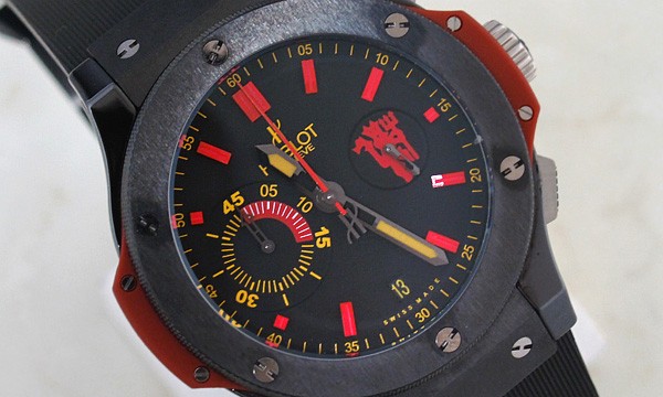 ウブロスーパーコピー レッドデビルバン マンチェスター・ユナイテッド限定 318.CM.1190. RX.MAN08