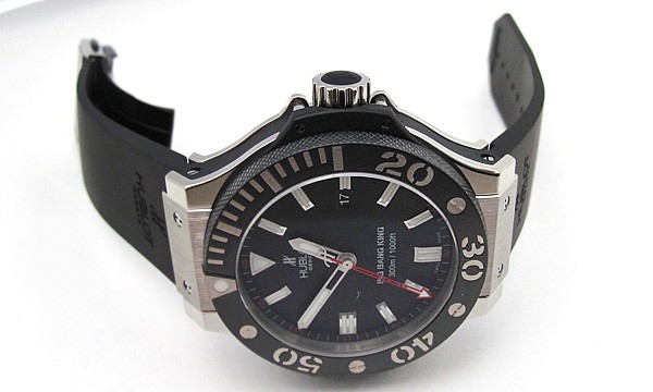 ウブロスーパーコピー ビッグバン キング 322.LM.100.RX ブラック 自動巻き