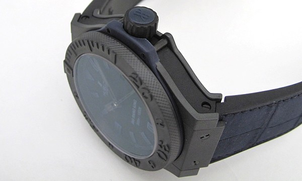 ウブロスーパーコピー ビッグバン キング オールブラックブルー 322.CI.1190.GR.ABB09 ブラック