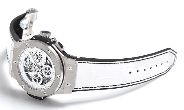 ウブロ ビッグバン アエロバン ガルミッシュ 311.SX.2010.GR.GAP10 ホワイト