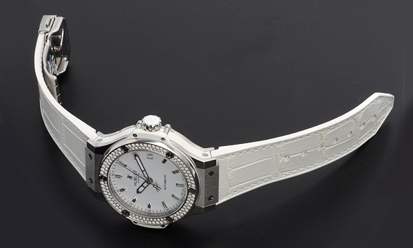 ウブロスーパーコピー ビッグバン 365.SE.2110.LR.1104 ステンレス ホワイト