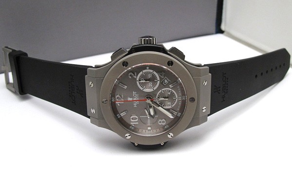 ウブロスーパーコピー ビッグバン マグバン 320.UI.440.RX グレー 自動巻き