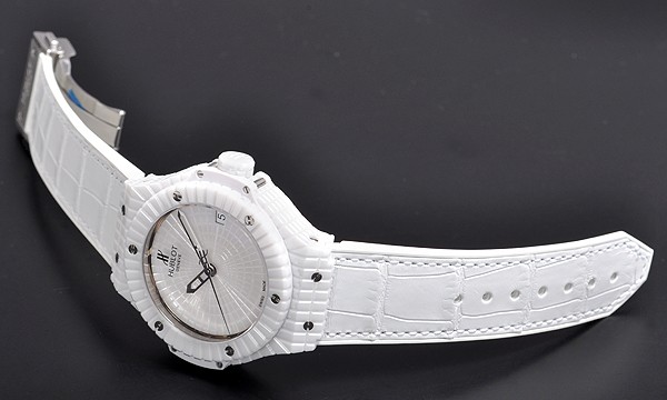 ウブロスーパーコピー ビッグバン ホワイトキャビア ホワイトセラミック 346.HX.2800.BR