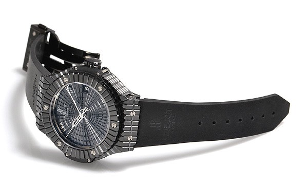 ウブロ ビッグバン ブラックキャビア ブラックセラミック 346.CX.1800.RX ブラック