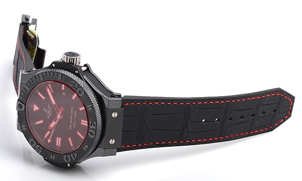 ウブロスーパーコピー ビッグバン キング レッドマジック 322.CI.1123.GR ブラック/レッド