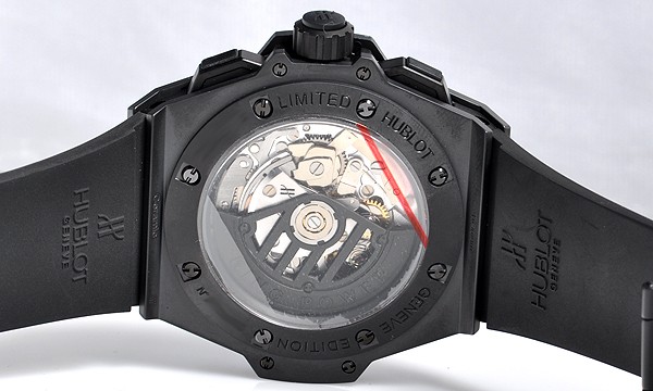 ウブロスーパーコピー キングパワー フドロワイヤント オールブラック 715.CI.1110.RX