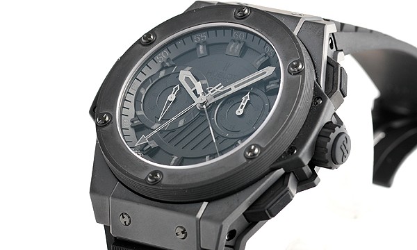 ウブロスーパーコピー キングパワー フドロワイヤント オールブラック 715.CI.1110.RX